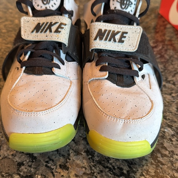 Nike air trainer huarache premium 647591 Shoes - Black and Yellow EUC 10.5 - Picture 16 of 16